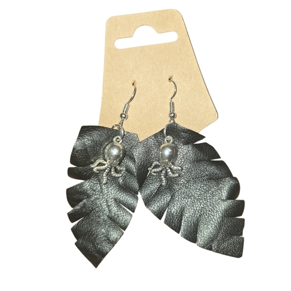 4/$15 Vegan Leather Black Leaf Feather Octopus Earrings Dangle Wire Drop - Picture 2 of 5